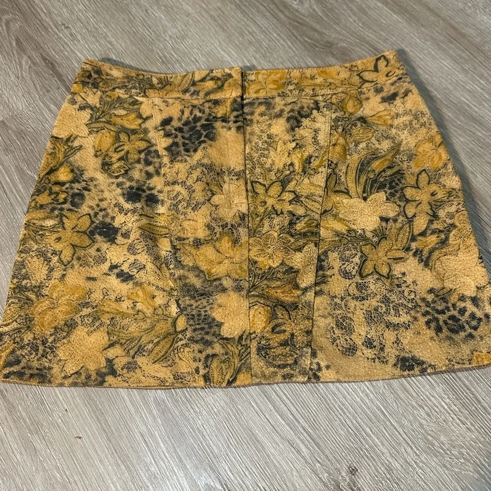 Y2K Express Genuine Leather Floral Mini Skirt Gold & Black Size S